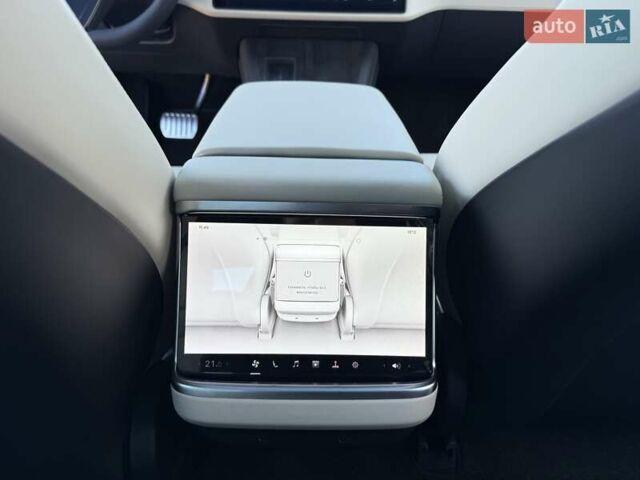 Синий Тесла Модель С, объемом двигателя 0 л и пробегом 1 тыс. км за 52500 $, фото 18 на Automoto.ua