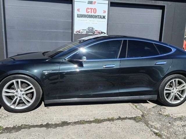 Зеленый Тесла Модель С, объемом двигателя 0 л и пробегом 224 тыс. км за 12200 $, фото 1 на Automoto.ua