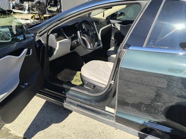 Зеленый Тесла Модель С, объемом двигателя 0 л и пробегом 224 тыс. км за 12200 $, фото 8 на Automoto.ua