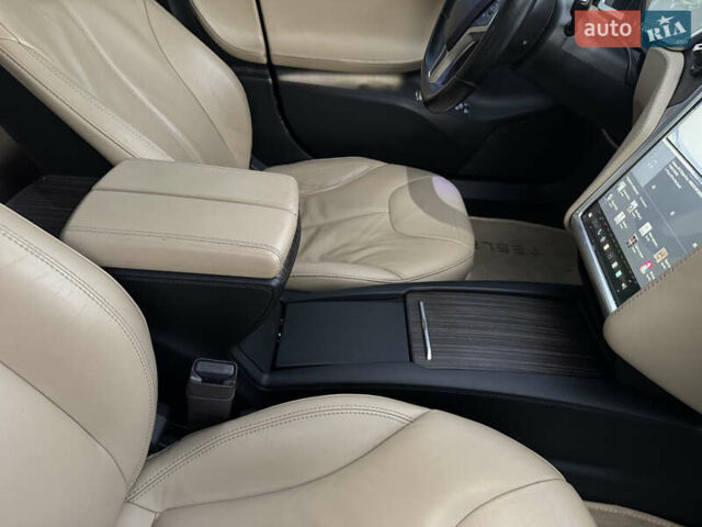 Зелений Тесла Модель С, об'ємом двигуна 0 л та пробігом 160 тис. км за 12599 $, фото 33 на Automoto.ua