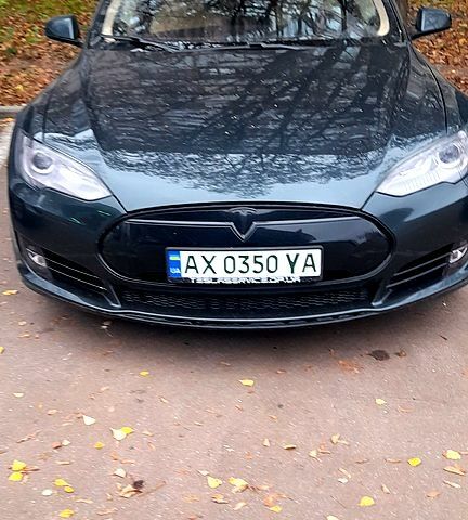 Зеленый Тесла Модель С, объемом двигателя 0 л и пробегом 231 тыс. км за 13800 $, фото 3 на Automoto.ua