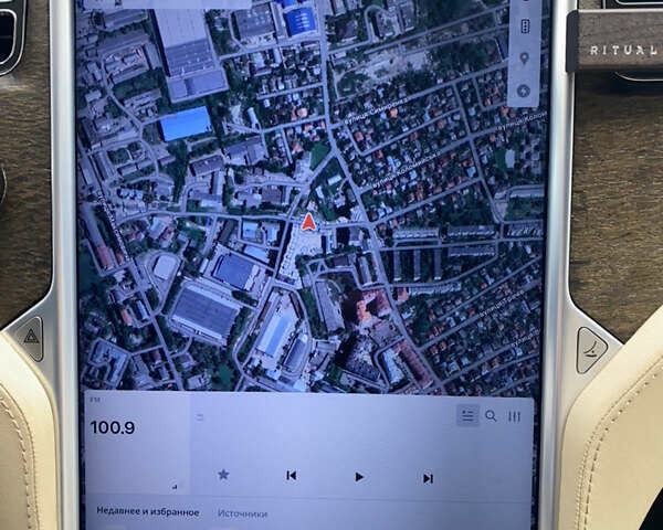 Зеленый Тесла Модель С, объемом двигателя 0 л и пробегом 166 тыс. км за 11299 $, фото 15 на Automoto.ua