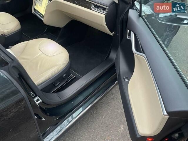 Зелений Тесла Модель С, об'ємом двигуна 0 л та пробігом 62 тис. км за 12999 $, фото 12 на Automoto.ua