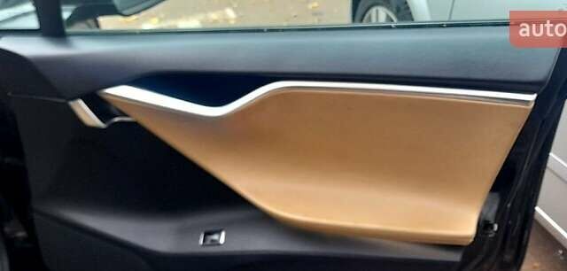 Зеленый Тесла Модель С, объемом двигателя 0 л и пробегом 231 тыс. км за 13800 $, фото 6 на Automoto.ua