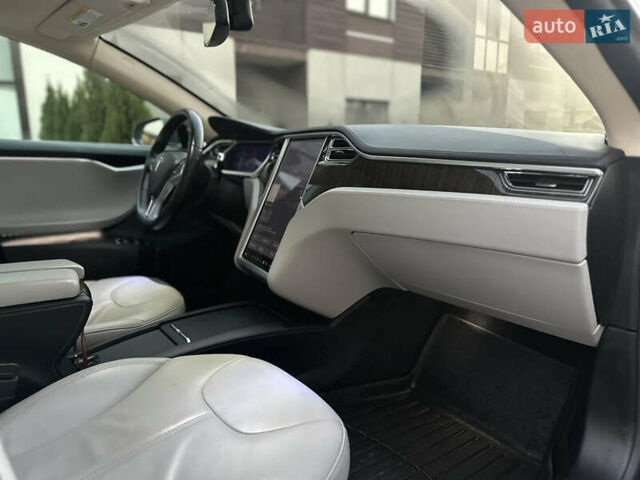 Зеленый Тесла Модель С, объемом двигателя 0 л и пробегом 115 тыс. км за 14500 $, фото 21 на Automoto.ua