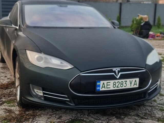 Зеленый Тесла Модель С, объемом двигателя 0 л и пробегом 200 тыс. км за 12000 $, фото 1 на Automoto.ua