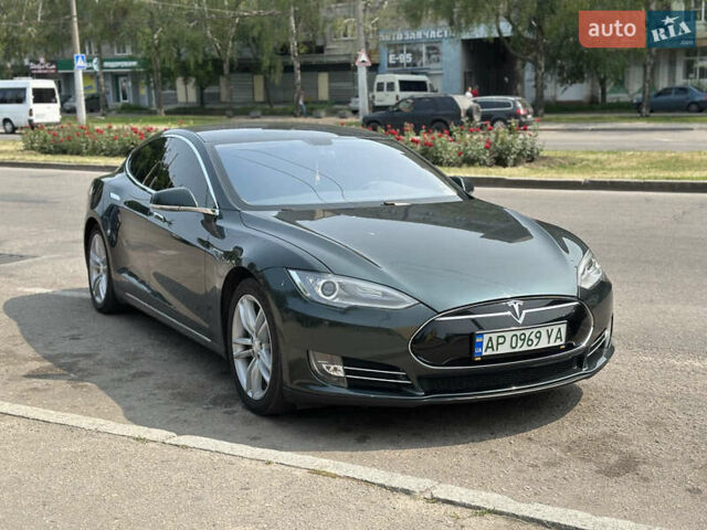 Зеленый Тесла Модель С, объемом двигателя 0 л и пробегом 110 тыс. км за 13700 $, фото 1 на Automoto.ua