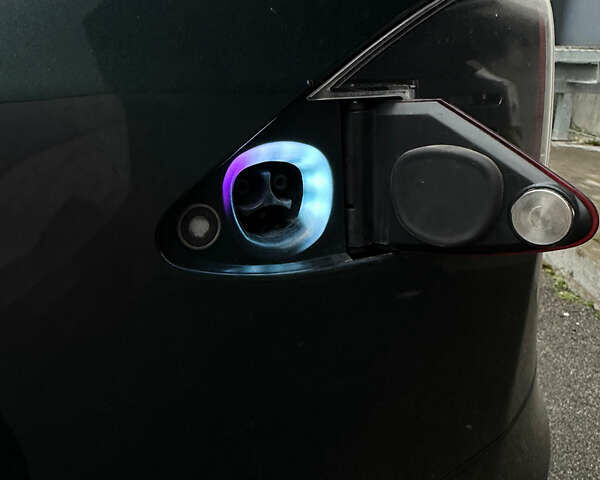 Зелений Тесла Модель С, об'ємом двигуна 0 л та пробігом 298 тис. км за 12499 $, фото 25 на Automoto.ua