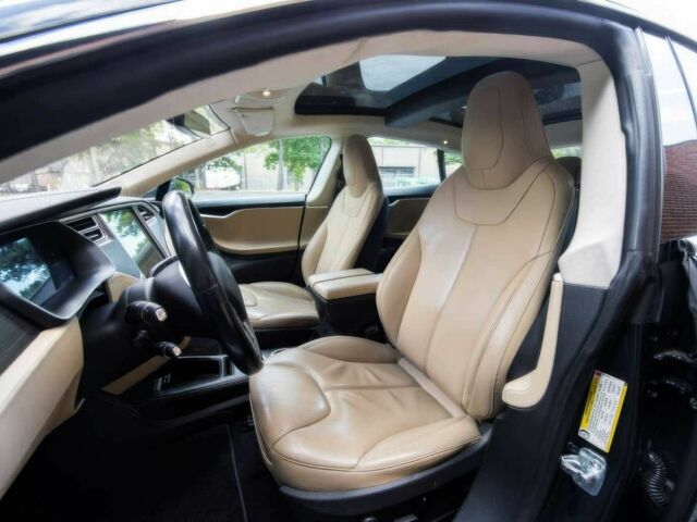 Зеленый Тесла Модель С, объемом двигателя 0 л и пробегом 86 тыс. км за 3500 $, фото 7 на Automoto.ua