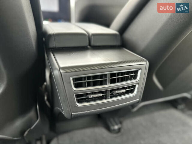 Зеленый Тесла Модель С, объемом двигателя 0 л и пробегом 115 тыс. км за 15900 $, фото 27 на Automoto.ua