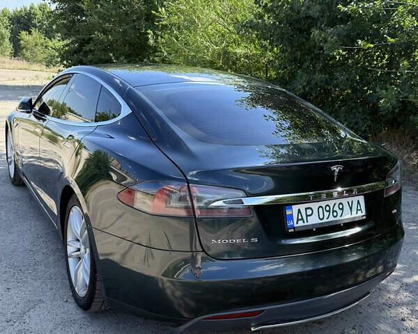 Зеленый Тесла Модель С, объемом двигателя 0 л и пробегом 115 тыс. км за 12300 $, фото 2 на Automoto.ua