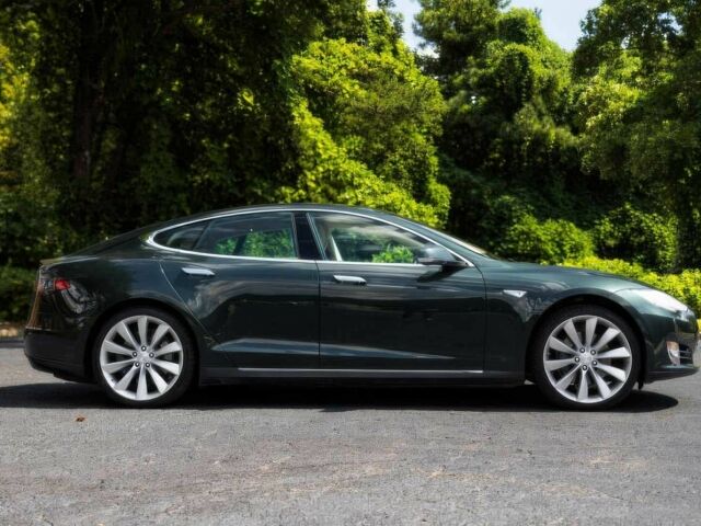 Зеленый Тесла Модель С, объемом двигателя 0 л и пробегом 86 тыс. км за 3500 $, фото 5 на Automoto.ua