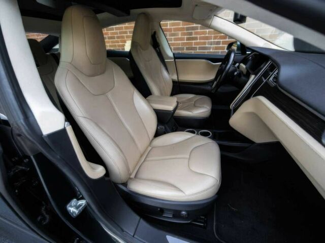 Зеленый Тесла Модель С, объемом двигателя 0 л и пробегом 86 тыс. км за 3500 $, фото 6 на Automoto.ua