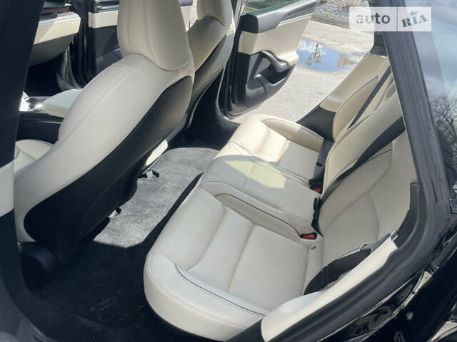 Зелений Тесла Модель С, об'ємом двигуна 0 л та пробігом 60 тис. км за 89000 $, фото 6 на Automoto.ua