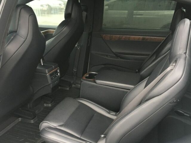 Белый Тесла Модель Х, объемом двигателя 0 л и пробегом 147 тыс. км за 28500 $, фото 2 на Automoto.ua