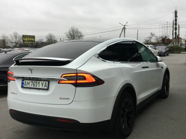 Белый Тесла Модель Х, объемом двигателя 0 л и пробегом 147 тыс. км за 28500 $, фото 1 на Automoto.ua