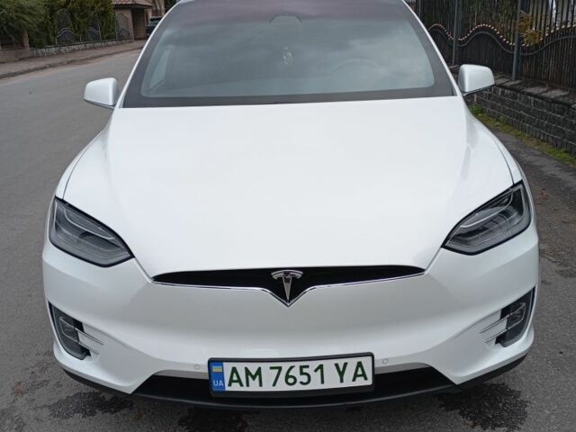 Белый Тесла Модель Х, объемом двигателя 0 л и пробегом 147 тыс. км за 28500 $, фото 7 на Automoto.ua