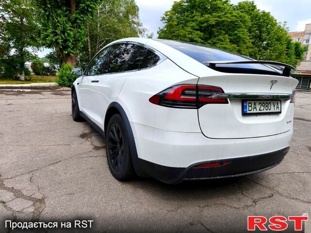 Білий Тесла Модель Х, об'ємом двигуна 0.33 л та пробігом 140 тис. км за 28500 $, фото 6 на Automoto.ua