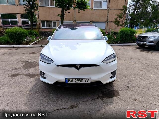 Білий Тесла Модель Х, об'ємом двигуна 0.33 л та пробігом 140 тис. км за 28500 $, фото 2 на Automoto.ua