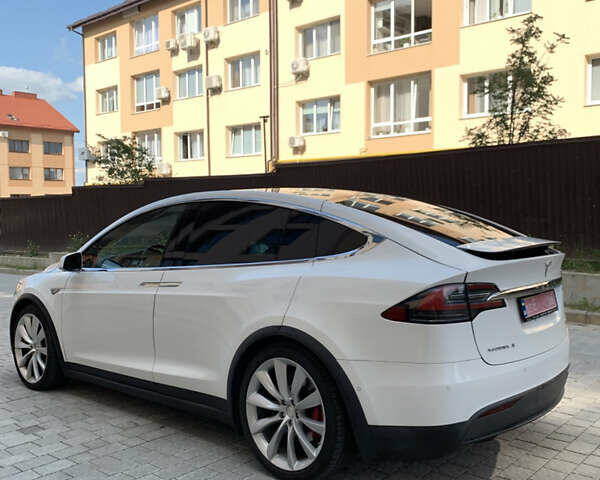 Белый Тесла Модель Х, объемом двигателя 0 л и пробегом 260 тыс. км за 19300 $, фото 21 на Automoto.ua