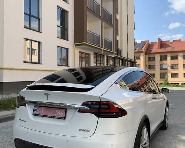 Білий Тесла Модель Х, об'ємом двигуна 0 л та пробігом 260 тис. км за 18500 $, фото 15 на Automoto.ua