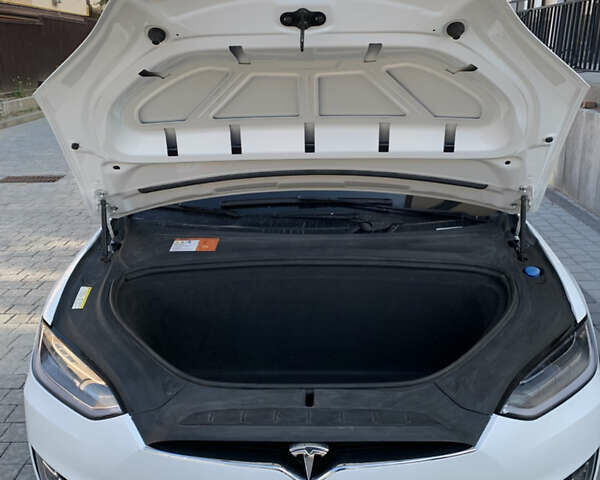 Білий Тесла Модель Х, об'ємом двигуна 0 л та пробігом 260 тис. км за 18500 $, фото 57 на Automoto.ua