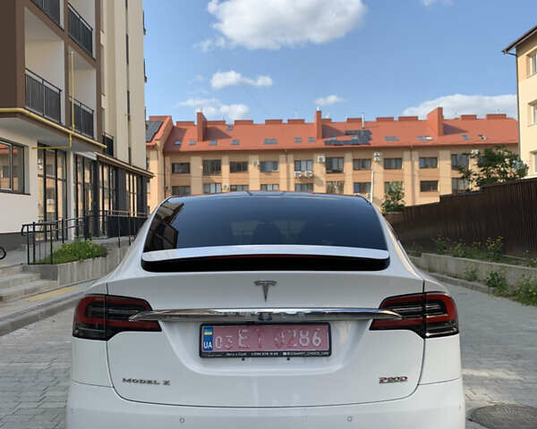 Білий Тесла Модель Х, об'ємом двигуна 0 л та пробігом 260 тис. км за 18500 $, фото 17 на Automoto.ua