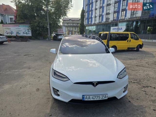 Білий Тесла Модель Х, об'ємом двигуна 0 л та пробігом 180 тис. км за 25000 $, фото 5 на Automoto.ua