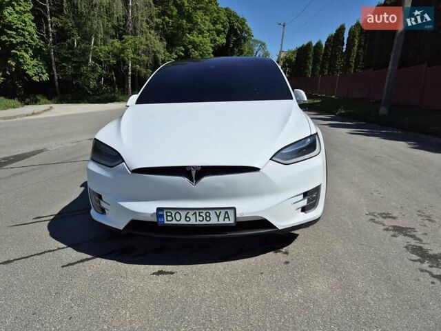 Белый Тесла Модель Х, объемом двигателя 0 л и пробегом 125 тыс. км за 19999 $, фото 2 на Automoto.ua