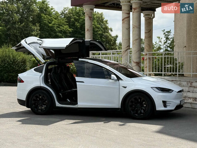 Білий Тесла Модель Х, об'ємом двигуна 0 л та пробігом 125 тис. км за 21000 $, фото 21 на Automoto.ua