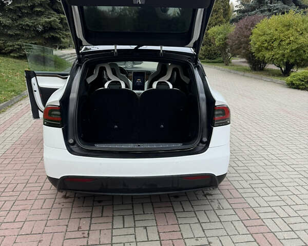 Білий Тесла Модель Х, об'ємом двигуна 0 л та пробігом 150 тис. км за 22500 $, фото 23 на Automoto.ua