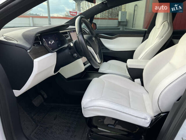 Белый Тесла Модель Х, объемом двигателя 0 л и пробегом 170 тыс. км за 19900 $, фото 21 на Automoto.ua