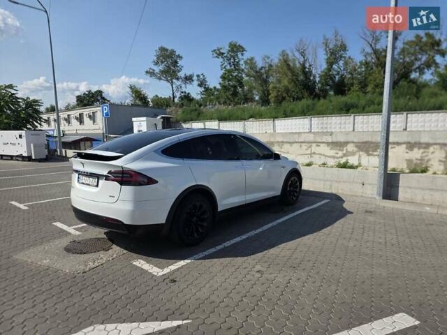 Білий Тесла Модель Х, об'ємом двигуна 0 л та пробігом 180 тис. км за 25000 $, фото 4 на Automoto.ua