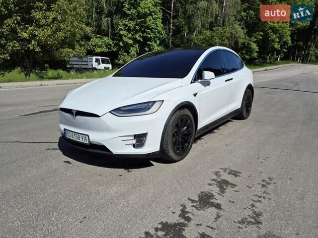 Белый Тесла Модель Х, объемом двигателя 0 л и пробегом 125 тыс. км за 19999 $, фото 7 на Automoto.ua