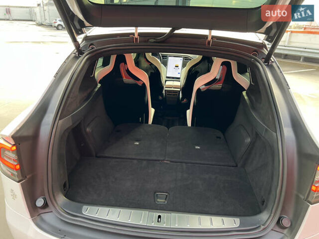 Белый Тесла Модель Х, объемом двигателя 0 л и пробегом 170 тыс. км за 19900 $, фото 14 на Automoto.ua