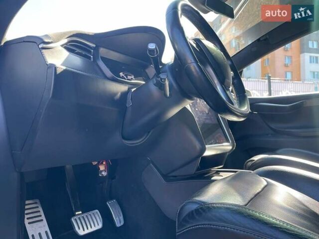 Белый Тесла Модель Х, объемом двигателя 0 л и пробегом 134 тыс. км за 24000 $, фото 8 на Automoto.ua