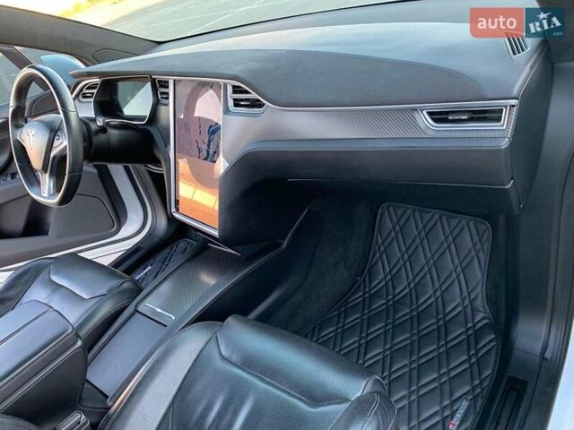 Белый Тесла Модель Х, объемом двигателя 0 л и пробегом 127 тыс. км за 48000 $, фото 31 на Automoto.ua