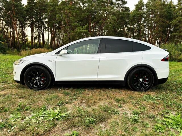 Белый Тесла Модель Х, объемом двигателя 0 л и пробегом 86 тыс. км за 21000 $, фото 1 на Automoto.ua