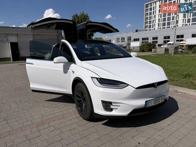 Белый Тесла Модель Х, объемом двигателя 0 л и пробегом 75 тыс. км за 24999 $, фото 14 на Automoto.ua