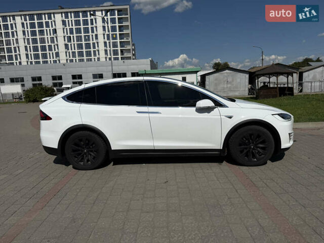 Белый Тесла Модель Х, объемом двигателя 0 л и пробегом 75 тыс. км за 24999 $, фото 2 на Automoto.ua
