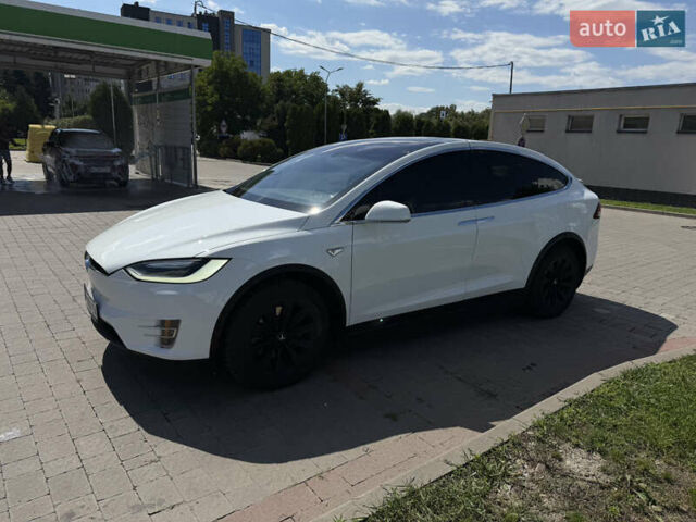 Белый Тесла Модель Х, объемом двигателя 0 л и пробегом 74 тыс. км за 26500 $, фото 36 на Automoto.ua