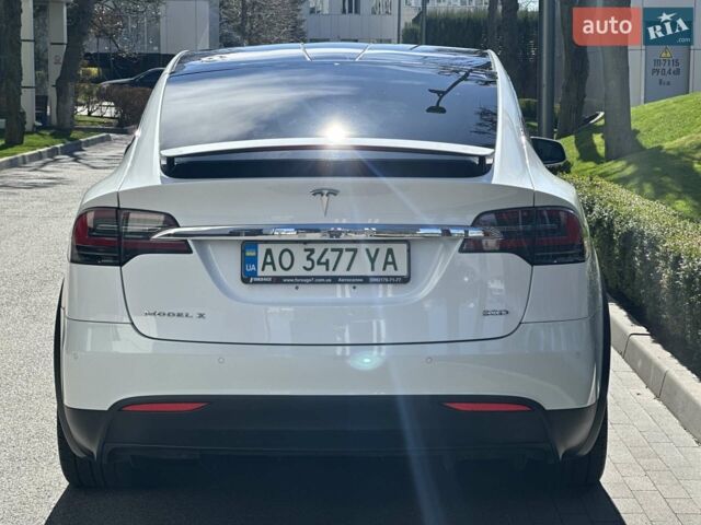 Белый Тесла Модель Х, объемом двигателя 0 л и пробегом 129 тыс. км за 27000 $, фото 35 на Automoto.ua