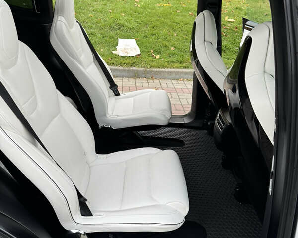 Білий Тесла Модель Х, об'ємом двигуна 0 л та пробігом 150 тис. км за 22500 $, фото 7 на Automoto.ua