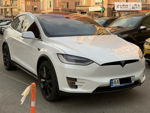 Белый Тесла Модель Х, объемом двигателя 0 л и пробегом 127 тыс. км за 48000 $, фото 5 на Automoto.ua