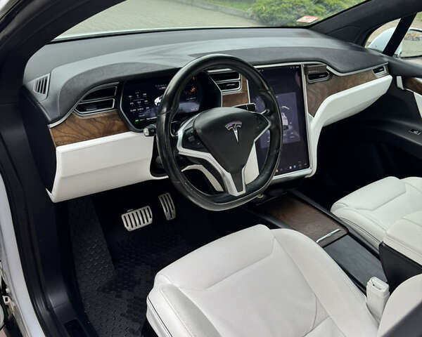 Білий Тесла Модель Х, об'ємом двигуна 0 л та пробігом 150 тис. км за 22500 $, фото 12 на Automoto.ua