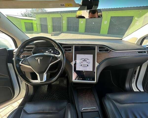 Белый Тесла Модель Х, объемом двигателя 0 л и пробегом 110 тыс. км за 21000 $, фото 5 на Automoto.ua