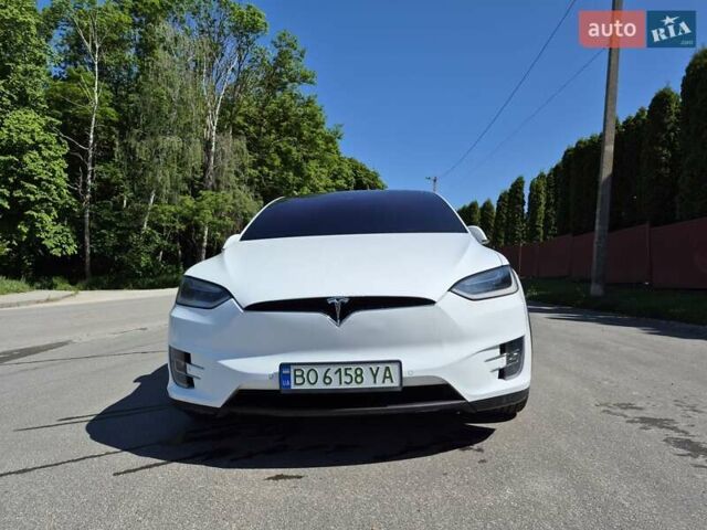 Белый Тесла Модель Х, объемом двигателя 0 л и пробегом 125 тыс. км за 19999 $, фото 4 на Automoto.ua