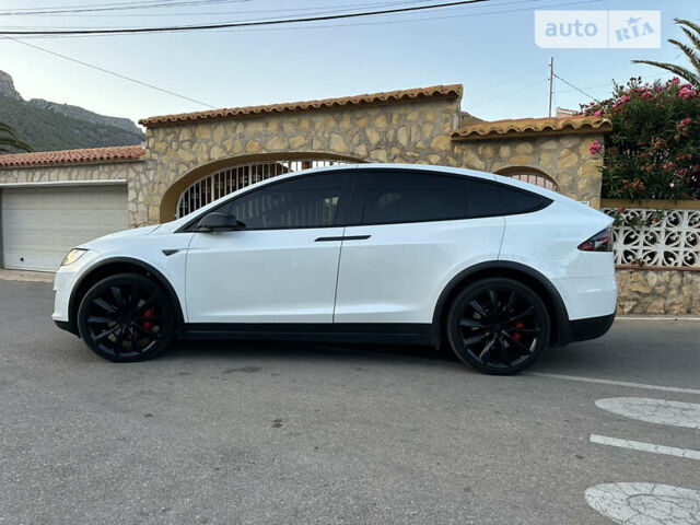 Белый Тесла Модель Х, объемом двигателя 0 л и пробегом 170 тыс. км за 42000 $, фото 4 на Automoto.ua