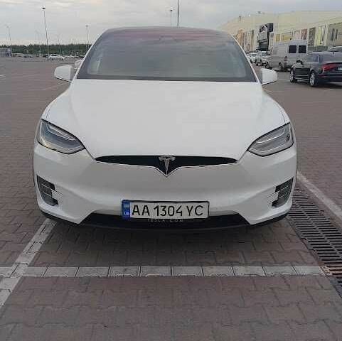 Белый Тесла Модель Х, объемом двигателя 0 л и пробегом 186 тыс. км за 21450 $, фото 1 на Automoto.ua