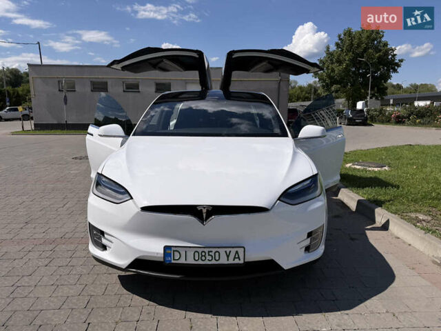 Белый Тесла Модель Х, объемом двигателя 0 л и пробегом 74 тыс. км за 26500 $, фото 1 на Automoto.ua
